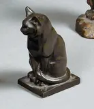 Chat assis by Irénée Rochard, Épreuve en bronze à patine brune, sold May 2012