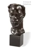 Tête de jeune africain by Arthur Dupagne, Épreuve en bronze à patine foncée, sold Jun 2019