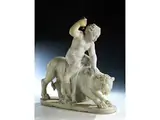 Der Herkulesknabe Reitet auf Einem Löwen by Italienischer Bildhauer des 17. & 18. Jahrhunderts, marble, offered Sep 2019