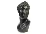 Weibliche Bronzebüste by Wohl italienischer Bildhauer des beginnenden 20. Jahrhunderts, bronze, offered Sep 2019