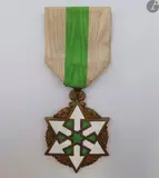 Étoile de 4e classe by Syrie Ordre du Mérite Syrien, Bronze », sold Sep 2022