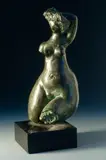 Femme nue bras relevé sur la tête by Antoniucci Volti, Bronze à patine verte, sold Jun 2010