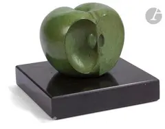 Pomme by Alex Berdal, Épreuve en bronze à patine verte, sold May 2022