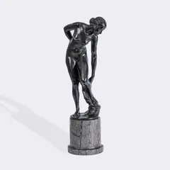 Venus nach dem Bade by Rudolf Kaesbach, Bronze, schwarz patiniert, sold Sep 2025