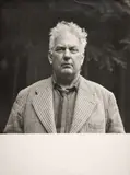 Alexander Calder, c. 1950 by dit Michel Sima Michal Smajewski, Épreuve argentique d'époque, sold Jun 2025