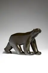 Ours blanc – modèle créé en 1922 by François Pompon, Epreuve en bronze patiné ardoise nuancé de brun, sold Nov 2025
