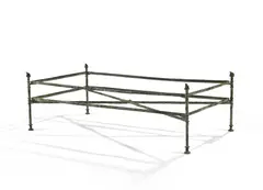 Table basse à double plateau aux grenouilles by Diego Giacometti, Bronze à patine vert antique, sold Jun 2024