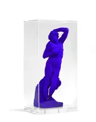 L'Esclave mourant d'après Michel Ange - 1962 / 1992 by Yves Klein, Pigments IKB et résine sur plâtre dans son plexiglass, sold May 2024