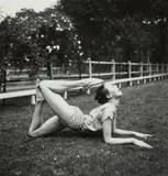 Reportage sur la gymnastique pour le magazine Rester Jeune, 1936 Souplesse - Le saut - Extension - Torsions, pont, lutte et danse - Tir à l'arc et corde by dite Dora Maar Henriette Theodora Markovitch, 41 épreuves argentiques d'époque, tirées par contact, contrecollées sur pochettes en papier cristal,, sold Dec 2024