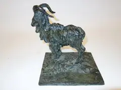 Bouquetin by Guido Righetti, Epreuve en bronze à patine verte, sold Dec 2017