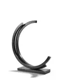 2 arcs de 215° chacun by Bernar Venet, Acier patiné, sold Jun 2023