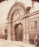 Hôtel de Chalons Luxembourg rue Geoffroy Lasnier n° 3528 by Eugène Atget, Photographie positive sur papier albuminé, d'après négatif sur verre au gélatino-bromure, sold Oct 2015