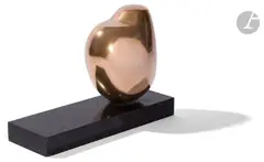 La Colombe by Émile Gilioli, 1956, Épreuve en bronze et base en marbre noir, sold Oct 2021