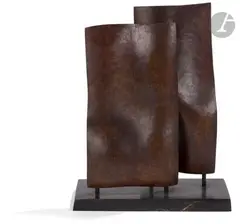 Homme et femme by Sergio Storel, Épreuve en bronze à patine brun-rouge, sold Oct 2021