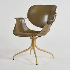 Armlehnstuhl 'MAA' auf 'Swaged-leg'-Gestell by George Nelson, 1954, Fiberglasverstärkte Kunststoffschale, sandfarben, Aluminiumguss, cremefarben lackiert (Herman Miller, Zeeland), sold Oct 2026
