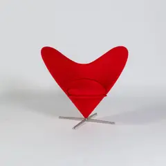 Sessel 'Heart Cone Chair' by Verner Panton, 1959, Kunststoff, glasfaserverstärkt, Textilstoff, rot, Edelstahl, gebürstet (Vitra, Birsfelden, 2000), sold Oct 2026