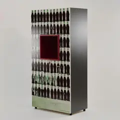 Barschrank '210 Coca-Cola Bottles' by Andy Warhol, 1962, Holz, polychrom lackiert und foliert, Spiegel, Beleuchtung (Art Design by hb Collection, 1980er/90er Jahre), sold Oct 2026