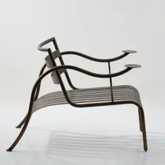 Armlehnsessel 'Thinking Man's Chair' by Jasper Morrison, 1986, Metallrohr, Metallblech, brüniert und gebürstet (Cappellini, Mailand), sold Oct 2026