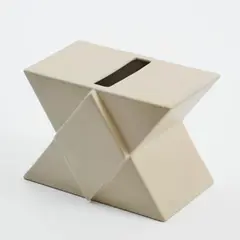 Vase 'Y 30' aus der 'Yantra'- Serie by Ettore Sottsass, 1969, Steingut, weiß glasiert (Design Centre, Poltronova, 1969-79), sold Jun 2026
