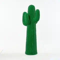 Originalverpackter Kleiderständer 'Cactus' by Guido Drocco and Franco Mello, 1972, Polyurethanschaum, mit grünem Guflac lackiert (Gufram, Balangero, 1986), sold Jun 2026