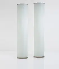 Zwei Stehleuchten 'Pirellone' by Gio Ponti, 1967, Aluminiumguss, Glas, farblos und opalweiß, Metallblech, weiß lackiert (Fontana Arte, Mailand, um 1993), sold Oct 2025