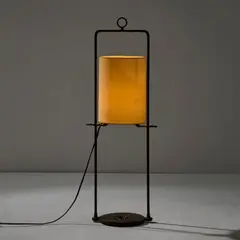 Tischleuchte, 1990er/2000er Jahre (Entwurf) by Eric Schmitt, Bronzeguss, gelblicher Textilschirm (Frankreich), sold Jul 2025