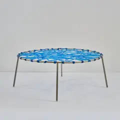 Großer Hocker 'Zig Zag' by Fernando and Humberto Campana, 2001, Metallrohr, silbergrau eloxiert, blaue PVC-Schläuche (Edra, Mailand), sold Jul 2025