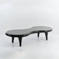 Tisch 'Orgone' by Marc Newson, 1989, Kunststoff, mit Fiberglas verstärkt, weiß lackiert (Cappellini, Mailand), sold Mar 2025
