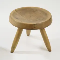 Hocker by Charlotte Perriand, 1938, Eichenholz (Georges Blanchon, Paris; Sentou, Paris oder Steph Simon, Paris), sold Oct 2023