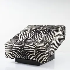 Sessel 'Obliqua' by Mario Botta, 1989, MDF, schwarz lackiert, Polyurethanschaum, Textilbezug in Zebraoptik (Alias, Grumello del Monte, um 1992), sold Jun 2022