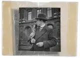 Homme au pigeon - Londres, 1934 by dite Dora Maar Henriette Theodora Markovitch, On y joint une épreuve argentique, tirée en 2022 d'après le négatif original, sold Jun 2022