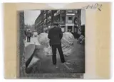 Vendeur de ballons - Londres, 1934 by dite Dora Maar Henriette Theodora Markovitch, On y joint une épreuve argentique, tirée en 2022 d'après le négatif original, sold Jun 2022