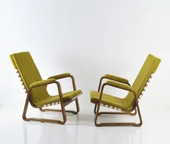 Zwei Armlehnsessel by Tschechien, 1930, Textilbezug und Baumwollbänder erneuert (Eichenschichtholz, weiße Baumwollbänder, grüne Textilkissen), sold Oct 2018