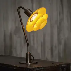 Tischleuchte '2/2' by Poul Henningsen, 1931, Messingguß, Messingrohr, Messingblech dunkel patiniert, Glas, farblos mit gelber Schicht (Louis Poulsen, Kopenhagen), sold Oct 2017