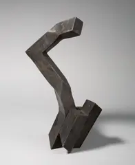 Menin by Robert Schad, 1995, Eisen. Höhe: 45,4 cm (17 ⅞ in.), sold Dec 2017