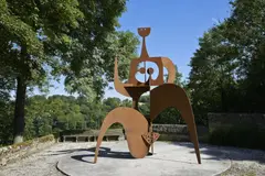 MARATHONIENNE by Philippe Hiquily, 2004, Acier corten à patine rouille, sold Jun 2018