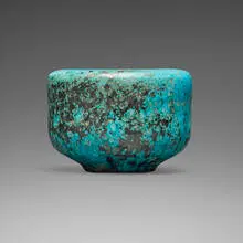 Massive cylindrical bowl by Gertrud and Otto Natzler, 1962, earthenware with Old Turquoise Mat glaze, sold Oct 2026