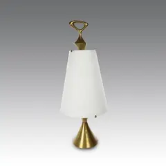 Lampada da tavolo, produzione Fontana Arte - Italia by Max Ingrand, 1956, Lampada da tavolo ad una luce con struttura in ottone e metallo laccato. Diffusore conico in vetro opalino satinato., offered Jul 2026