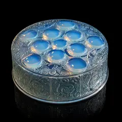 ROGER BOX, NO. 75 by René Lalique, sold Oct 2026