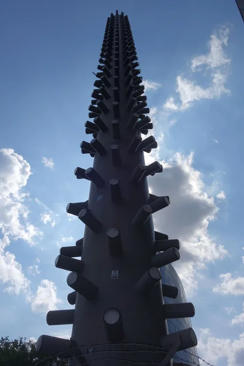 Günther Uecker, Light Column