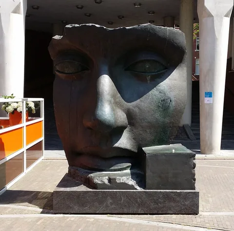 Igor Mitoraj, Per Adriano