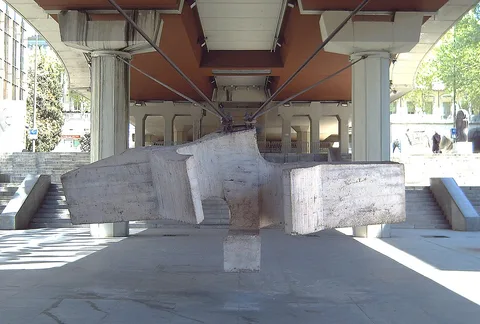 Eduardo Chillida, La Sirena varada