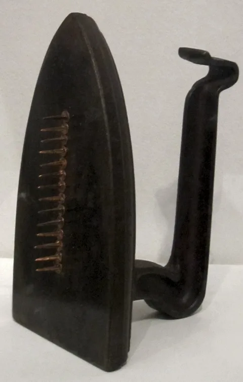 Man Ray, Gift