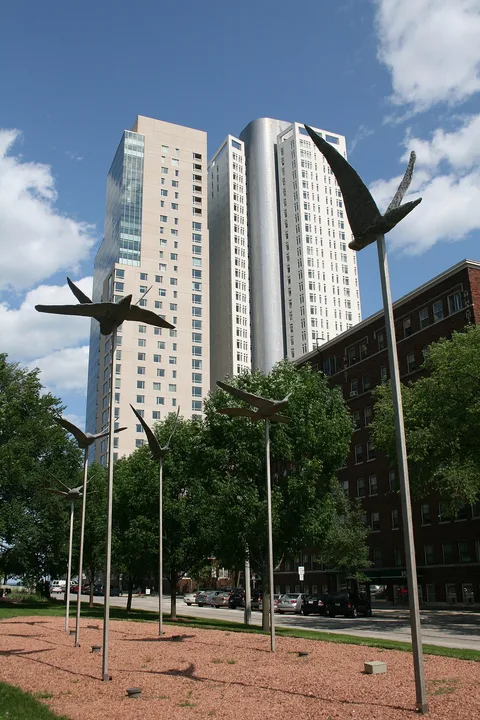Magdalena Abakanowicz, Birds of Knowledge of Good and Evil