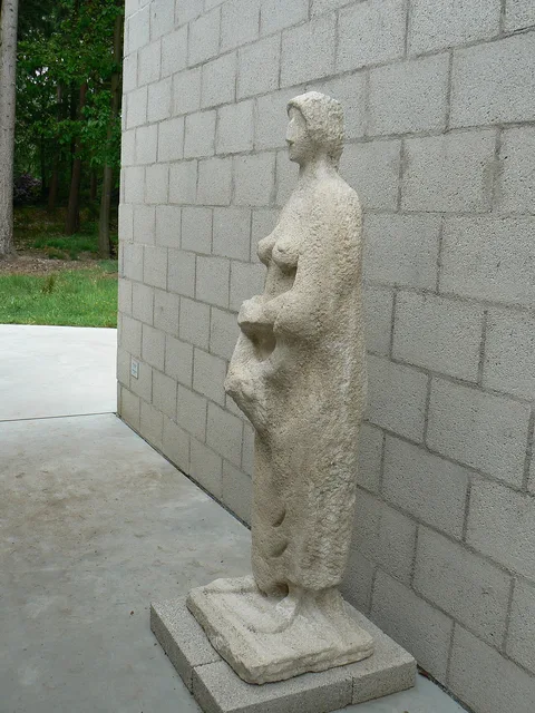 Fritz Wotruba, Stehende Frau