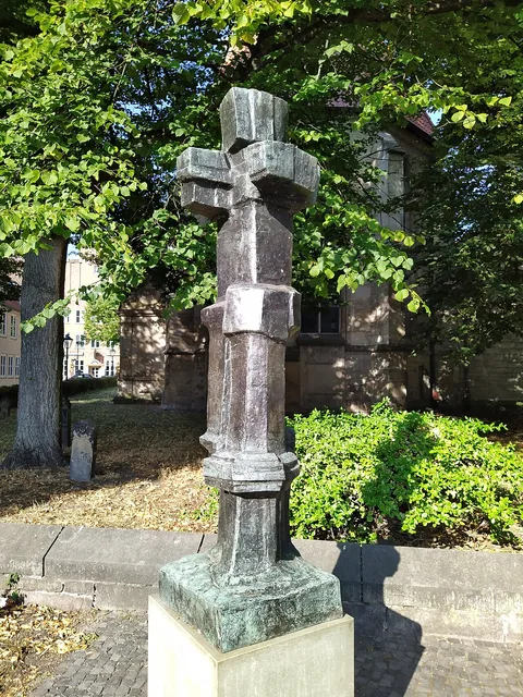 Fritz Wotruba, Standing figure