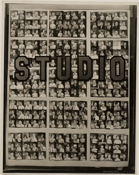 Walker Evans, Penny Picture Display, Savannah