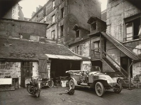 Berenice Abbott, Cour, rue de Valence