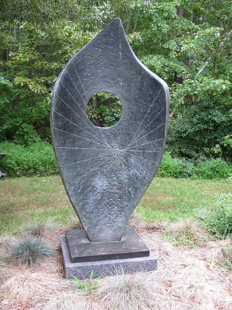 Barbara Hepworth, Curved Form