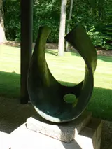 Barbara Hepworth, Curved form (Trevalgan)